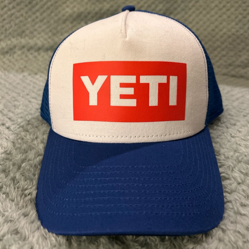 Yeti Trucker Snapback White/Blue Hat - NWT - $25 Retail